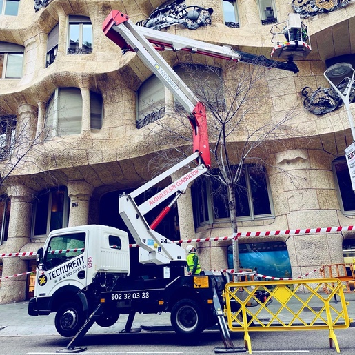 Camión Cesta Elevador de Brazo Telescópico