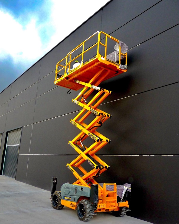 Plataformas Elevadoras en Quart: Alquiler y Venta